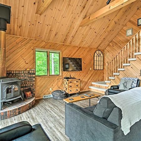 Riverfront Traverse City Cabin Fish, Kayak And Tube Exteriör bild