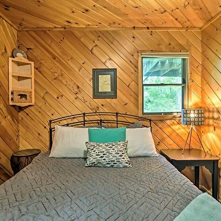 Riverfront Traverse City Cabin Fish, Kayak And Tube Exteriör bild