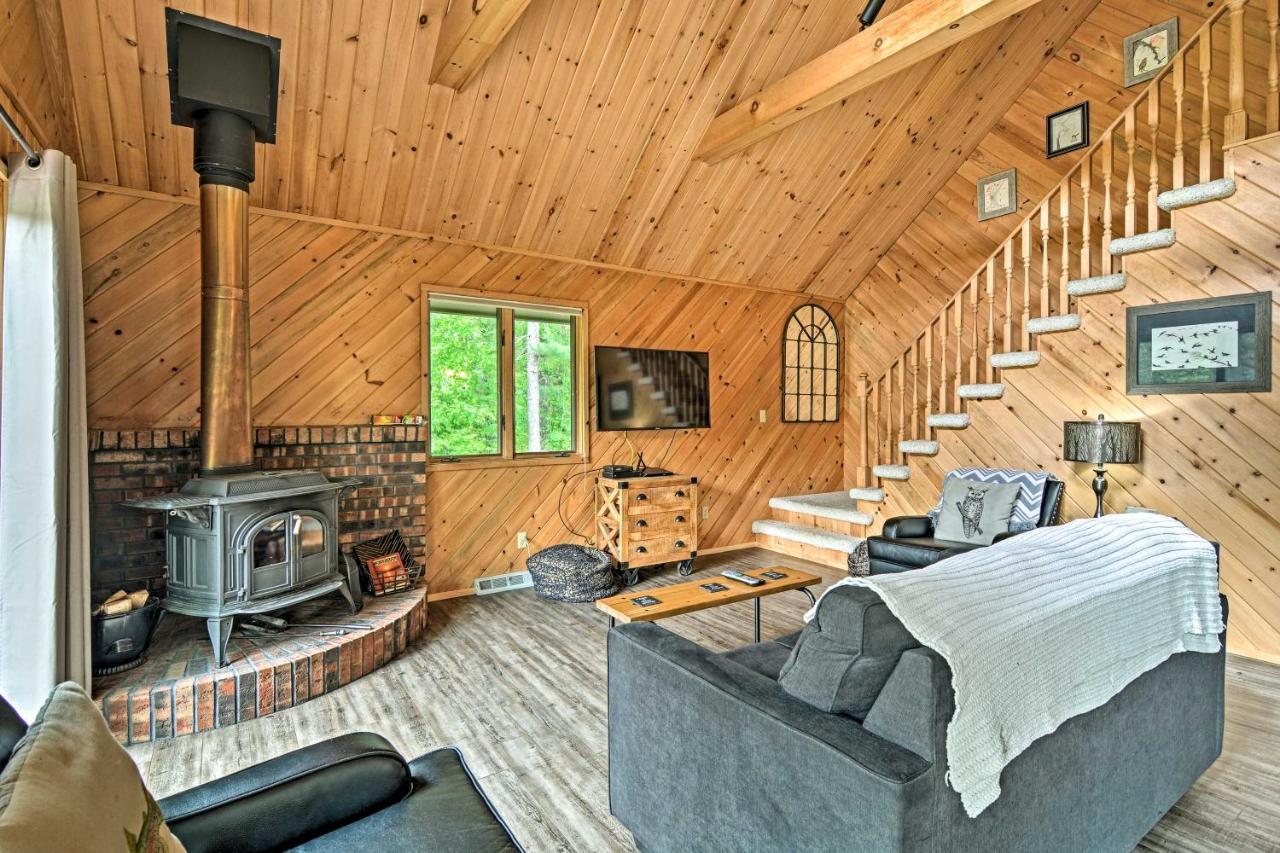 Riverfront Traverse City Cabin Fish, Kayak And Tube Exteriör bild