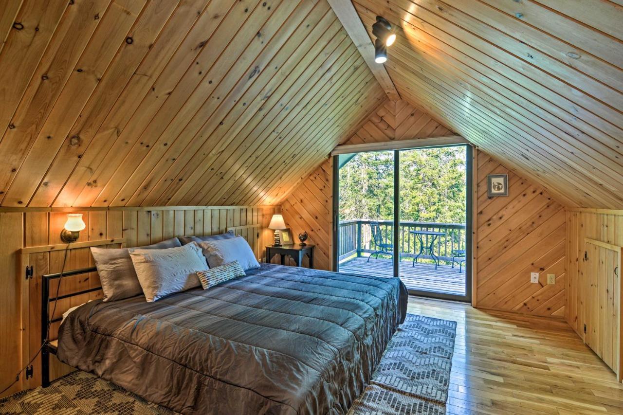 Riverfront Traverse City Cabin Fish, Kayak And Tube Exteriör bild