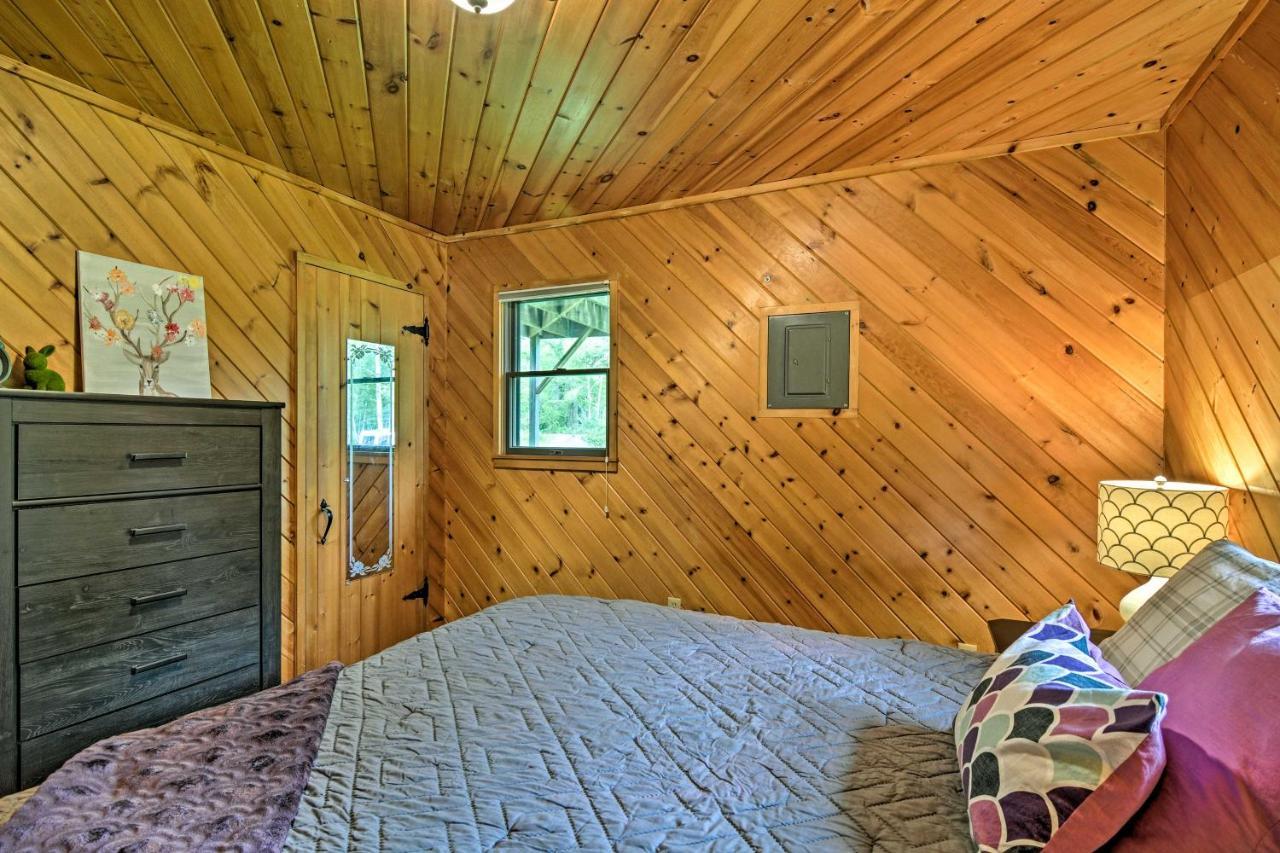 Riverfront Traverse City Cabin Fish, Kayak And Tube Exteriör bild