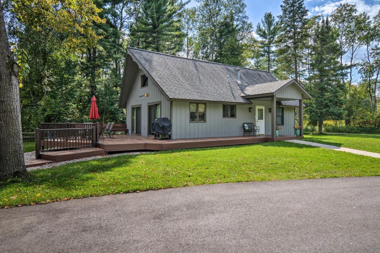 Riverfront Traverse City Cabin Fish, Kayak And Tube Exteriör bild